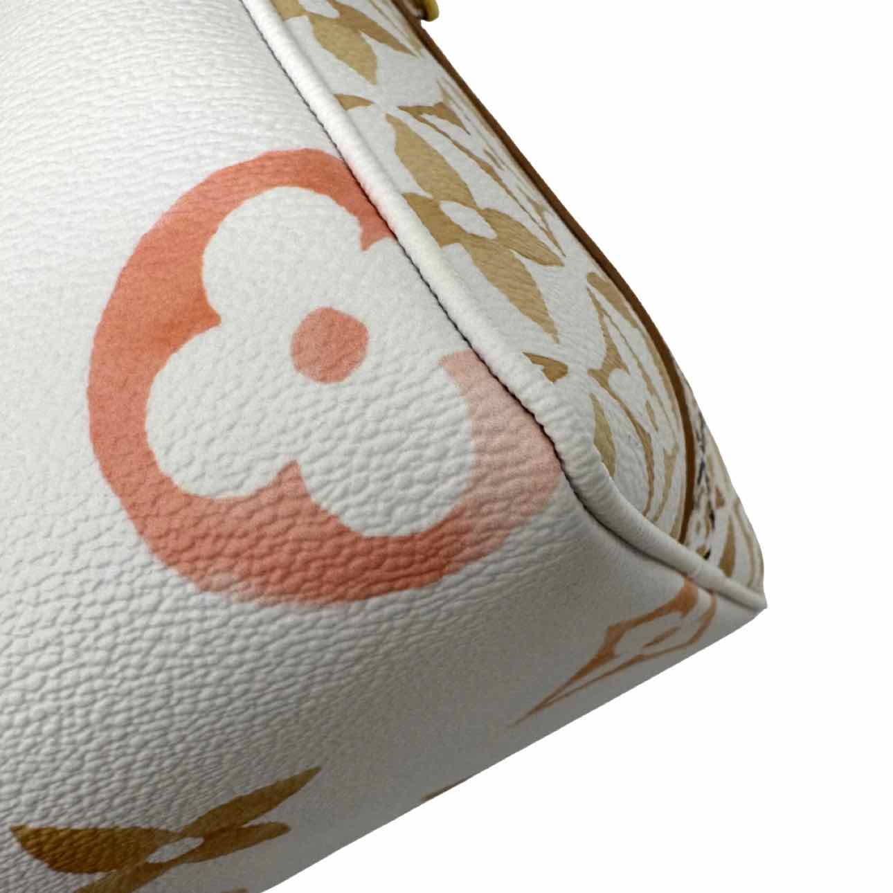 LOUIS VUITTON Monogram Giant By The Pool 2.0 Speedy Bandouliere 25 Beige
