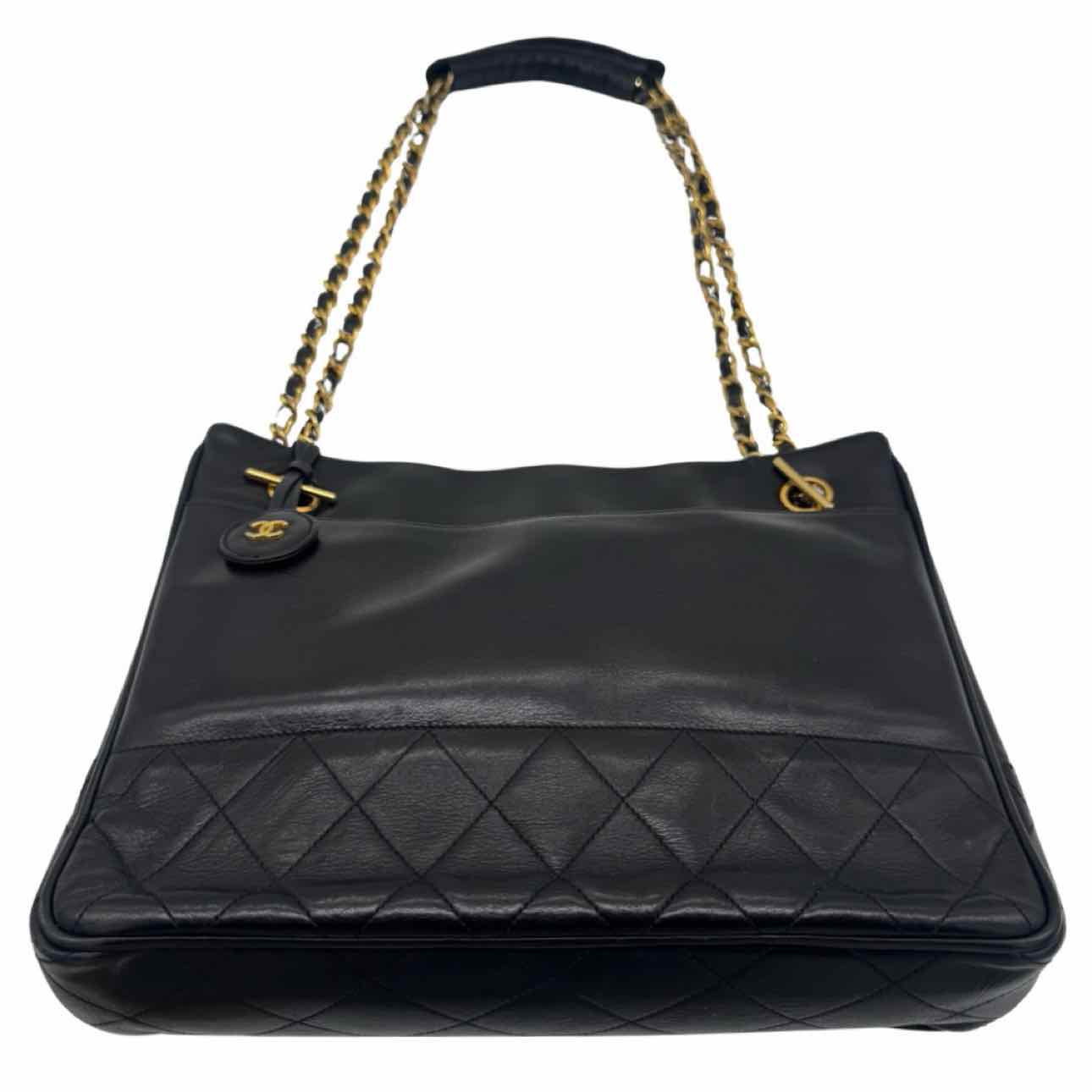 CHANEL Lambskin Matelasse Shoulder Bag Black
