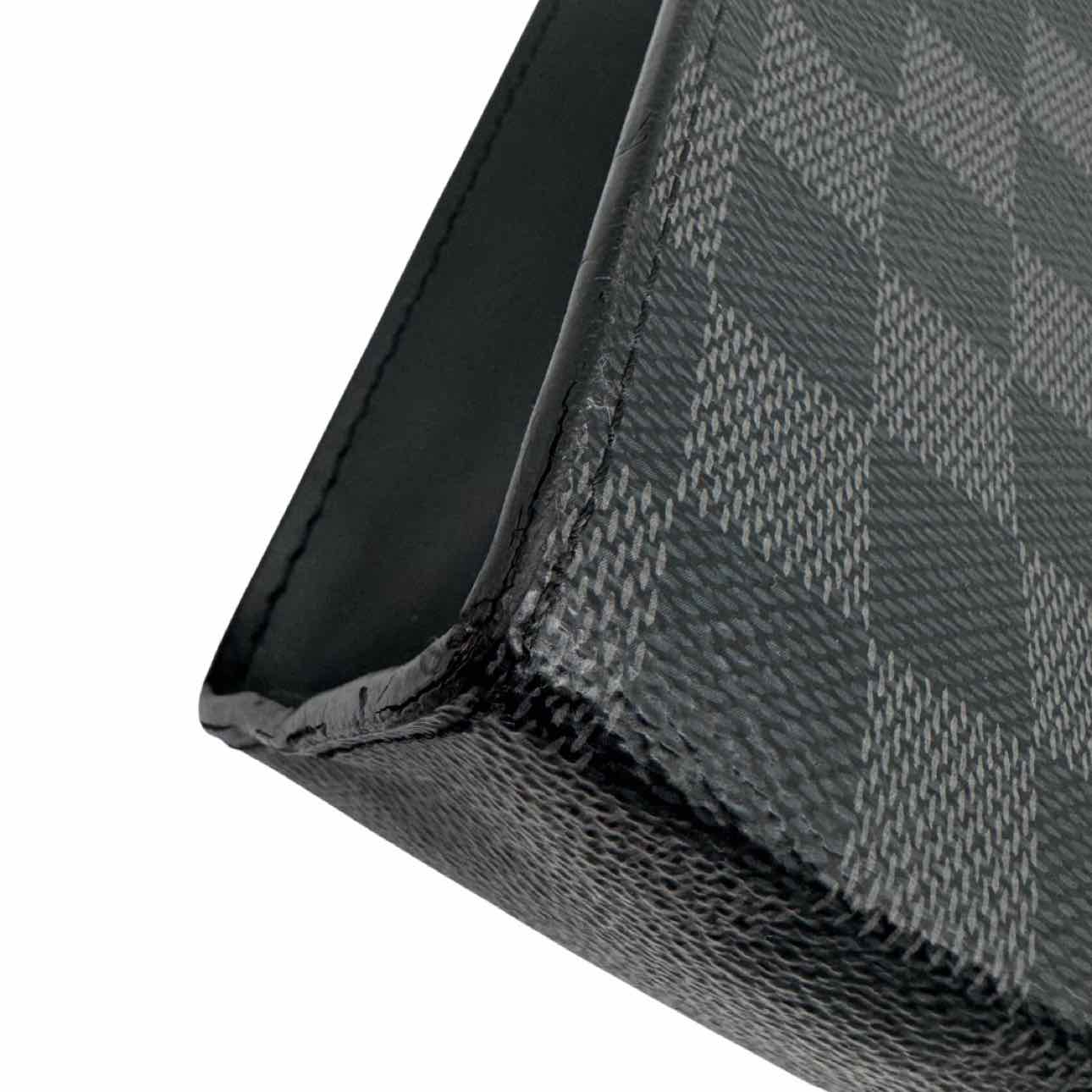 LOUIS VUITTON Damier Graphite Pochette Voyage MM
