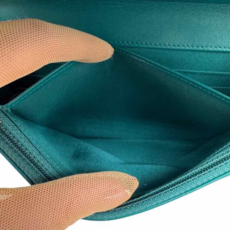 CHANEL Lambskin Quilted Boy Wallet On Chain Green (Pre-Owned)