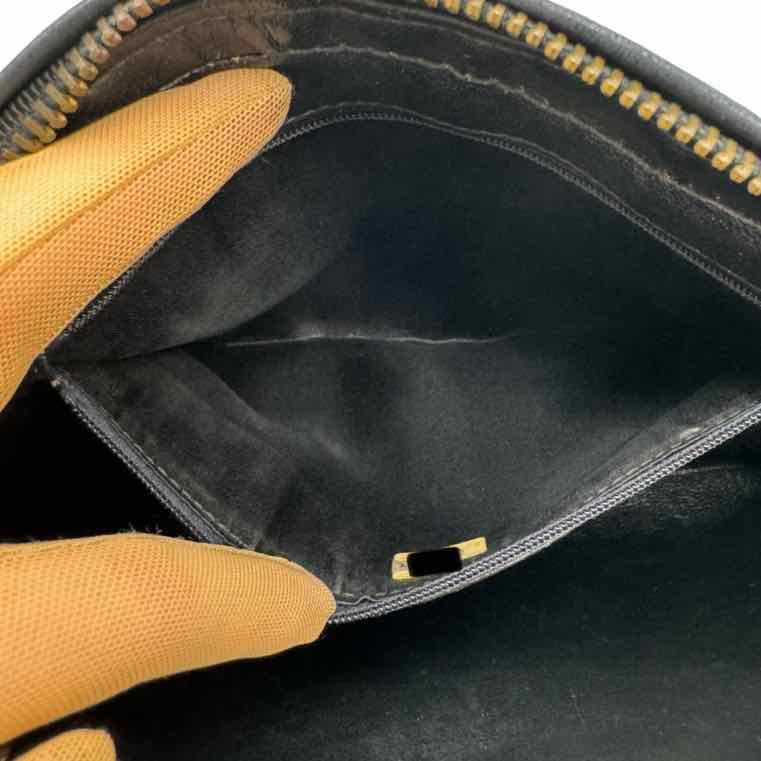 CHANEL Vintage Diamond Stitch Camera Bag Black (Pre-Owned)