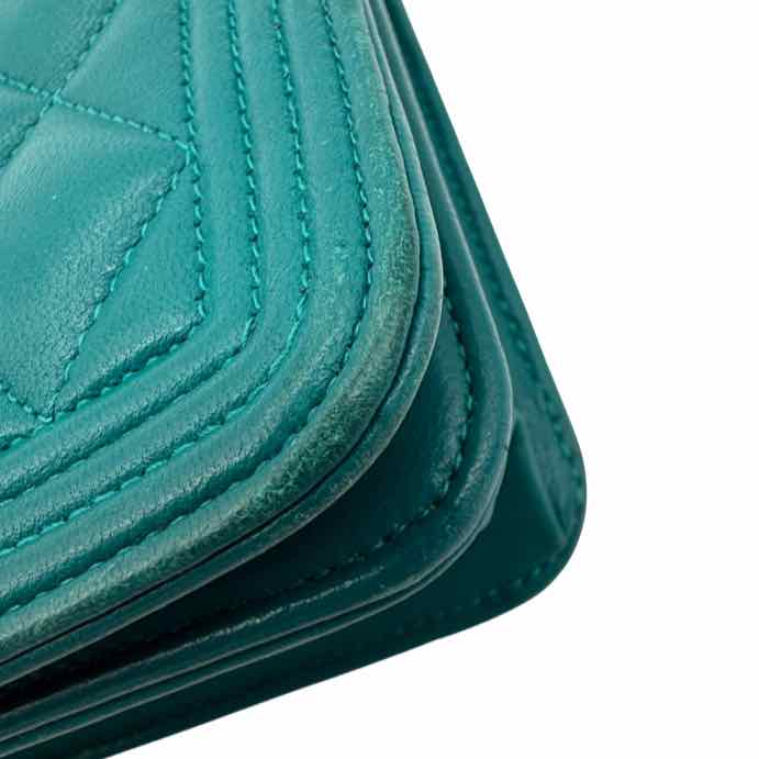 CHANEL Lambskin Quilted Boy Wallet On Chain Green (Pre-Owned)