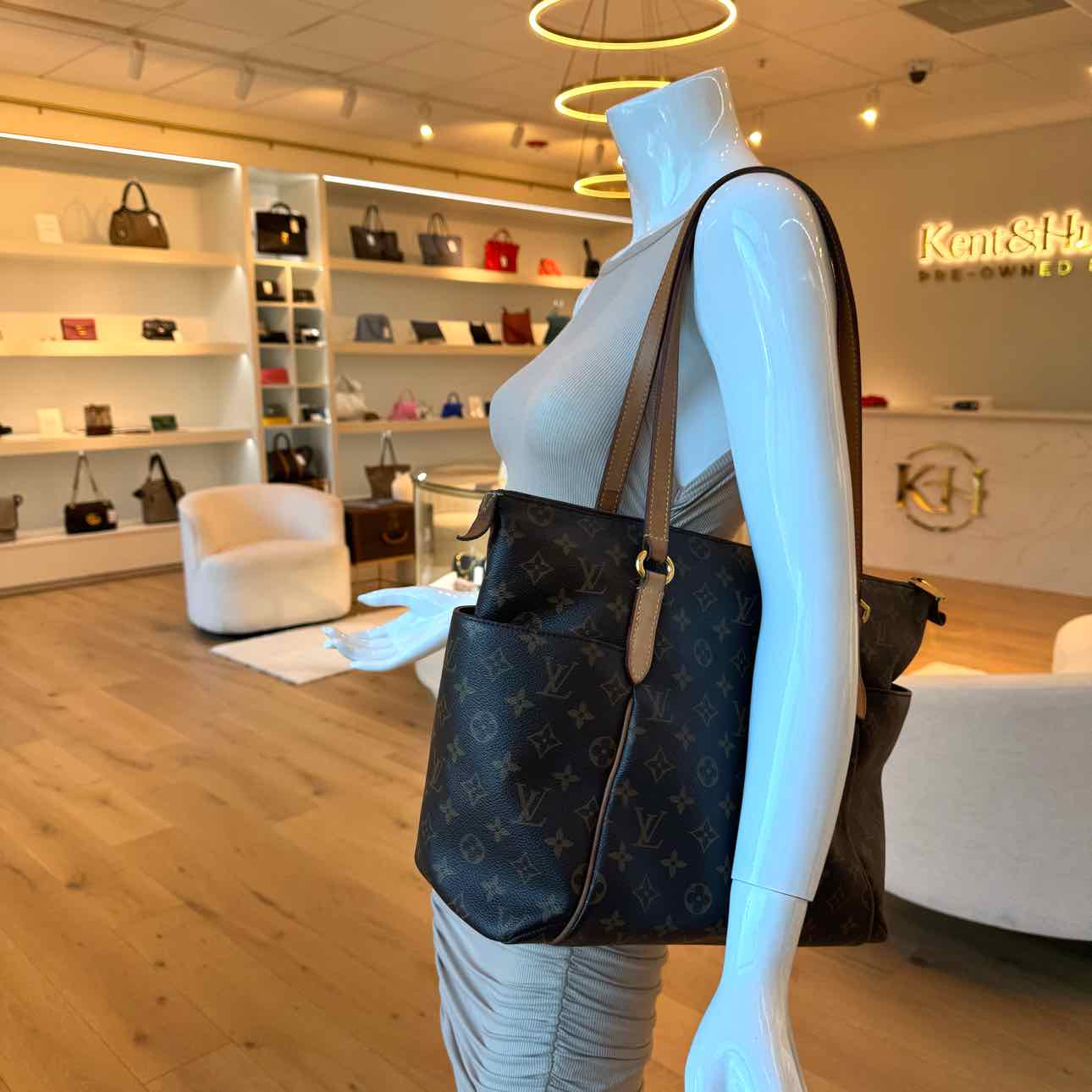 LOUIS VUITTON Monogram Canvas Totally MM Brown