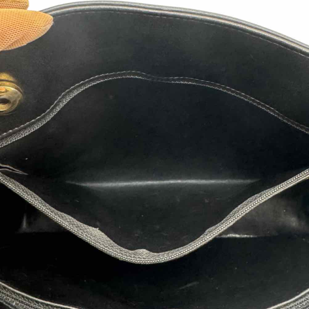 CHANEL Lambskin Matelasse Shoulder Bag Black