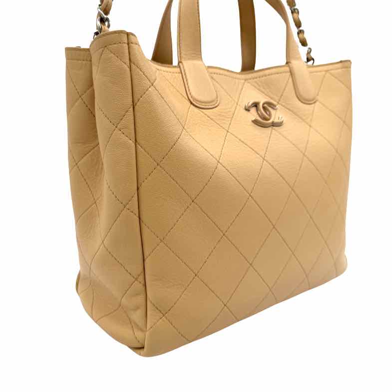 CHANEL Diamond Caviar Lady Coco Shopping Tote (Pre-Owned)
