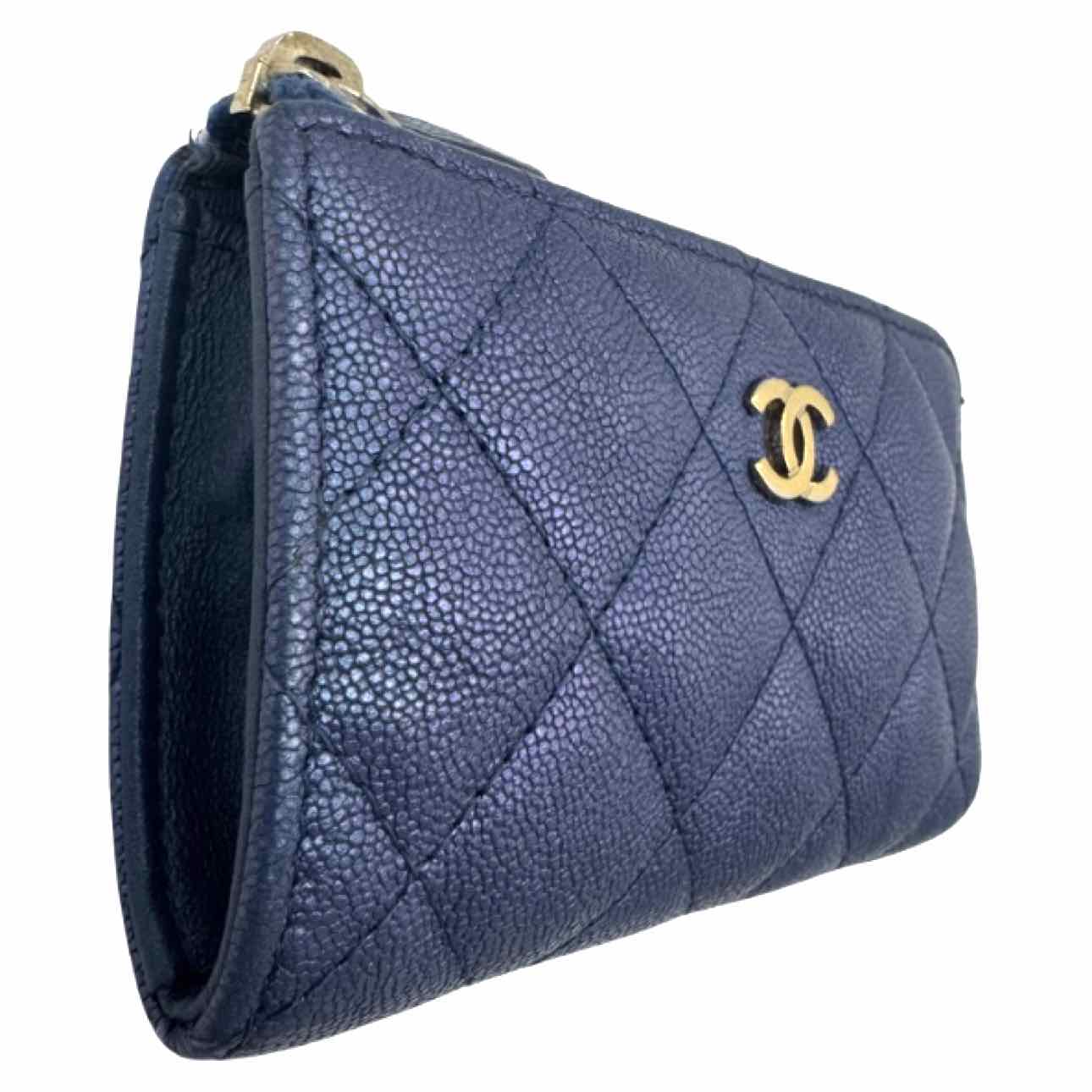 CHANEL Iridescent Caviar Quilted Zipped Key Holder Blue