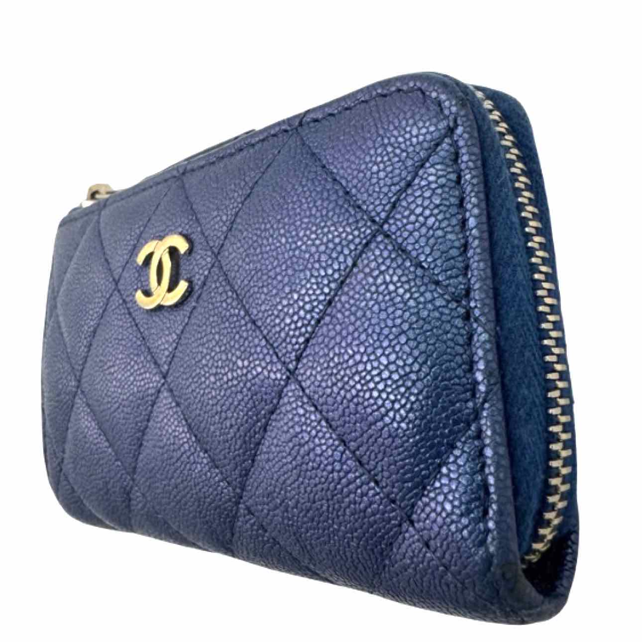 CHANEL Iridescent Caviar Quilted Zipped Key Holder Blue