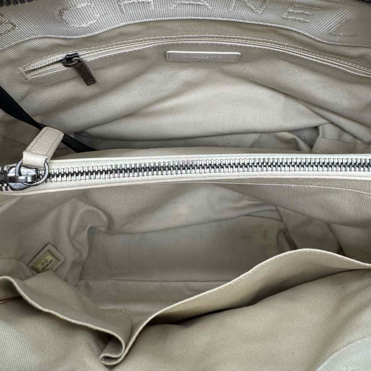 CHANEL Matelasse Calfskin Boy Chained Tote