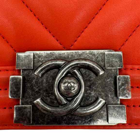 CHANEL Medium Chevron Boy Bag Scarlet (Pre-Owned)