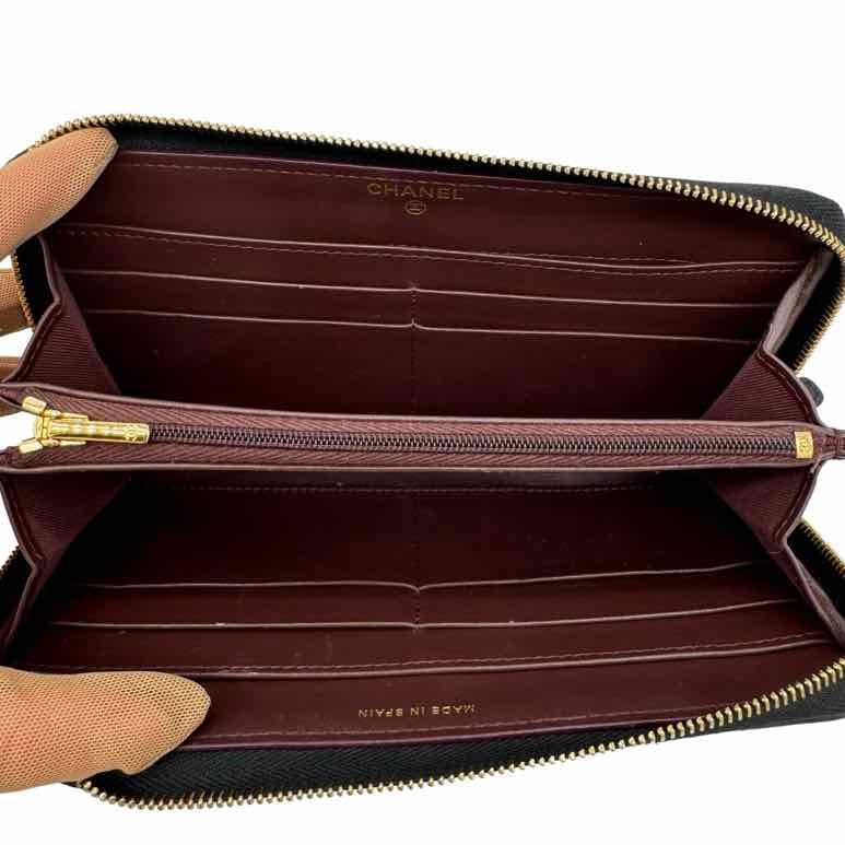 CHANEL Quilted Caviar Calfskin Long Zipped Wallet Black (Pre-Owned)