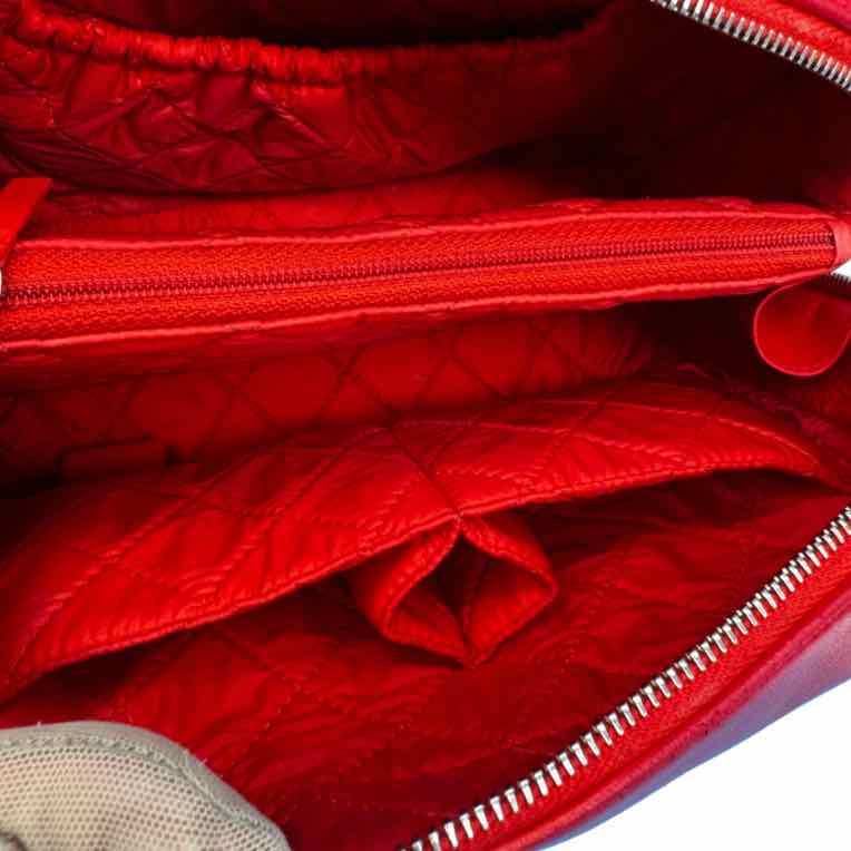 CHANEL Quilted Large Pouch Cosmetic Case Coral (Pre-Owned)