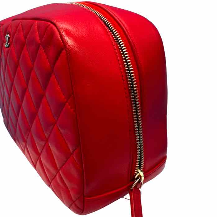 CHANEL Quilted Large Pouch Cosmetic Case Coral (Pre-Owned)