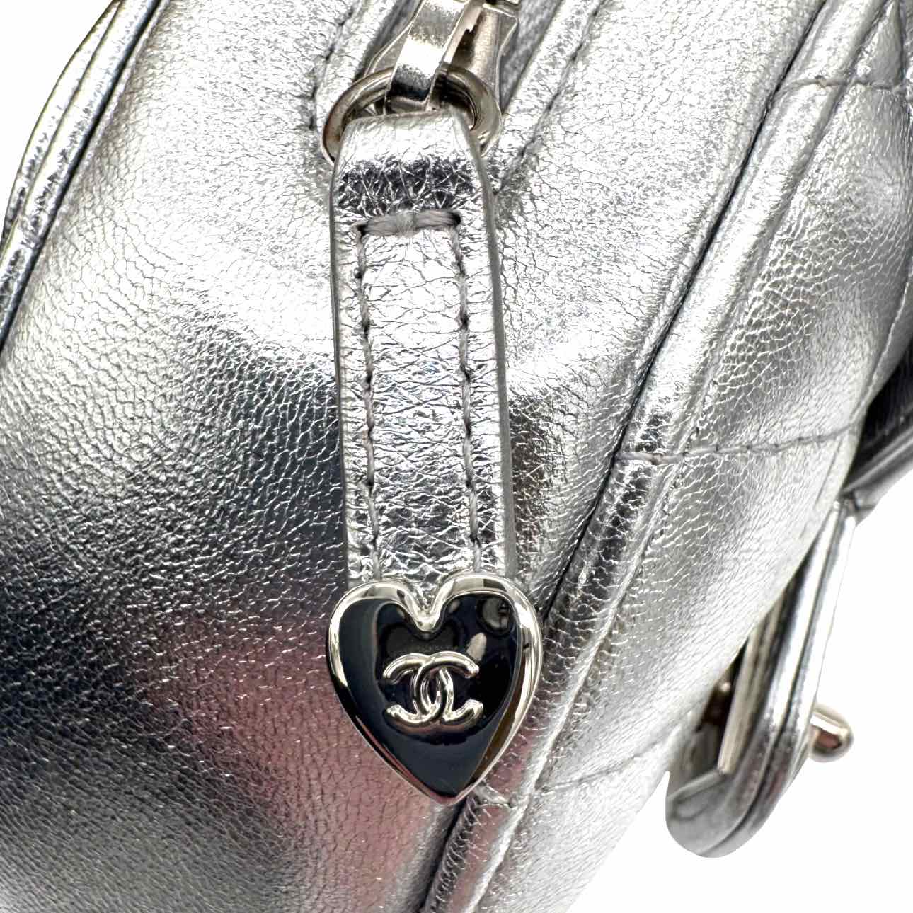 CHANEL Quilted Metallic Lambskin Heart In Love S25 Clutch On Chain Silver