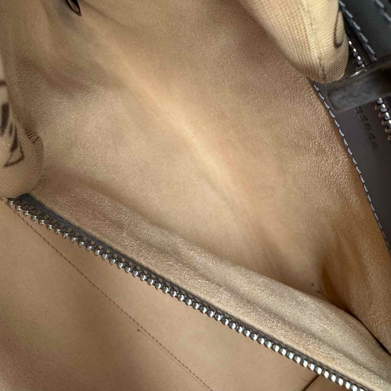 GUCCI Calfskin Matelasse Aria Medium Tote Grey (Pre-Owned)