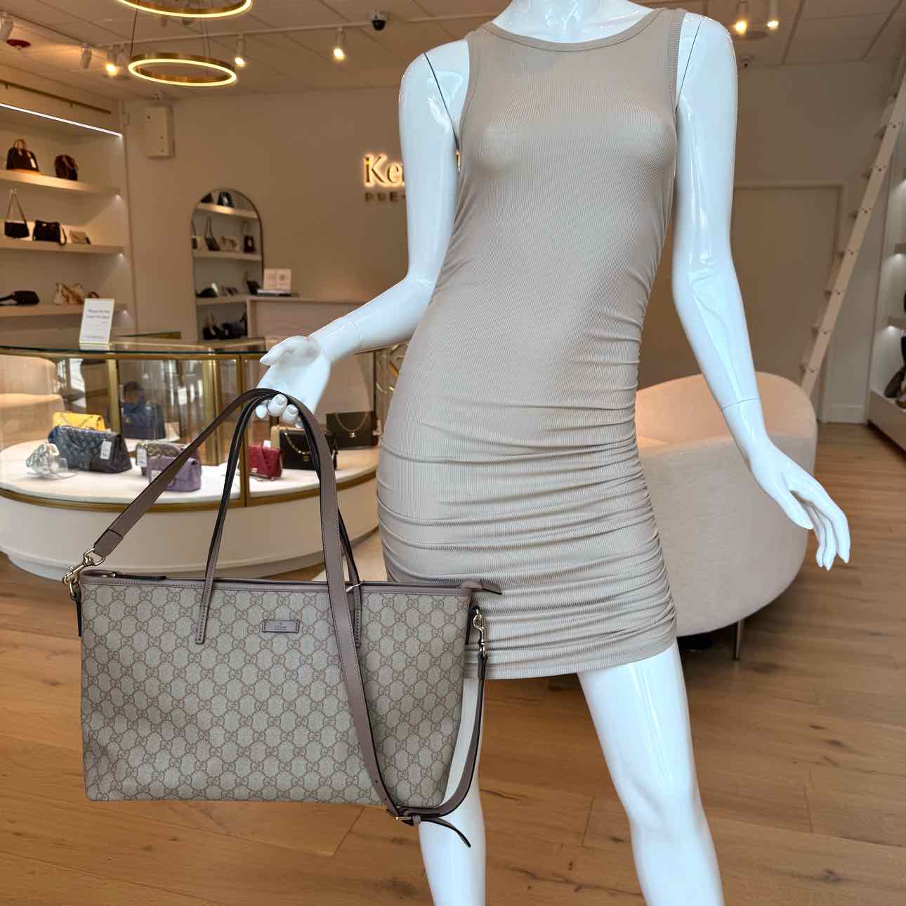 GUCCI GG Supreme Monogram Canvas Tote Bag Beige