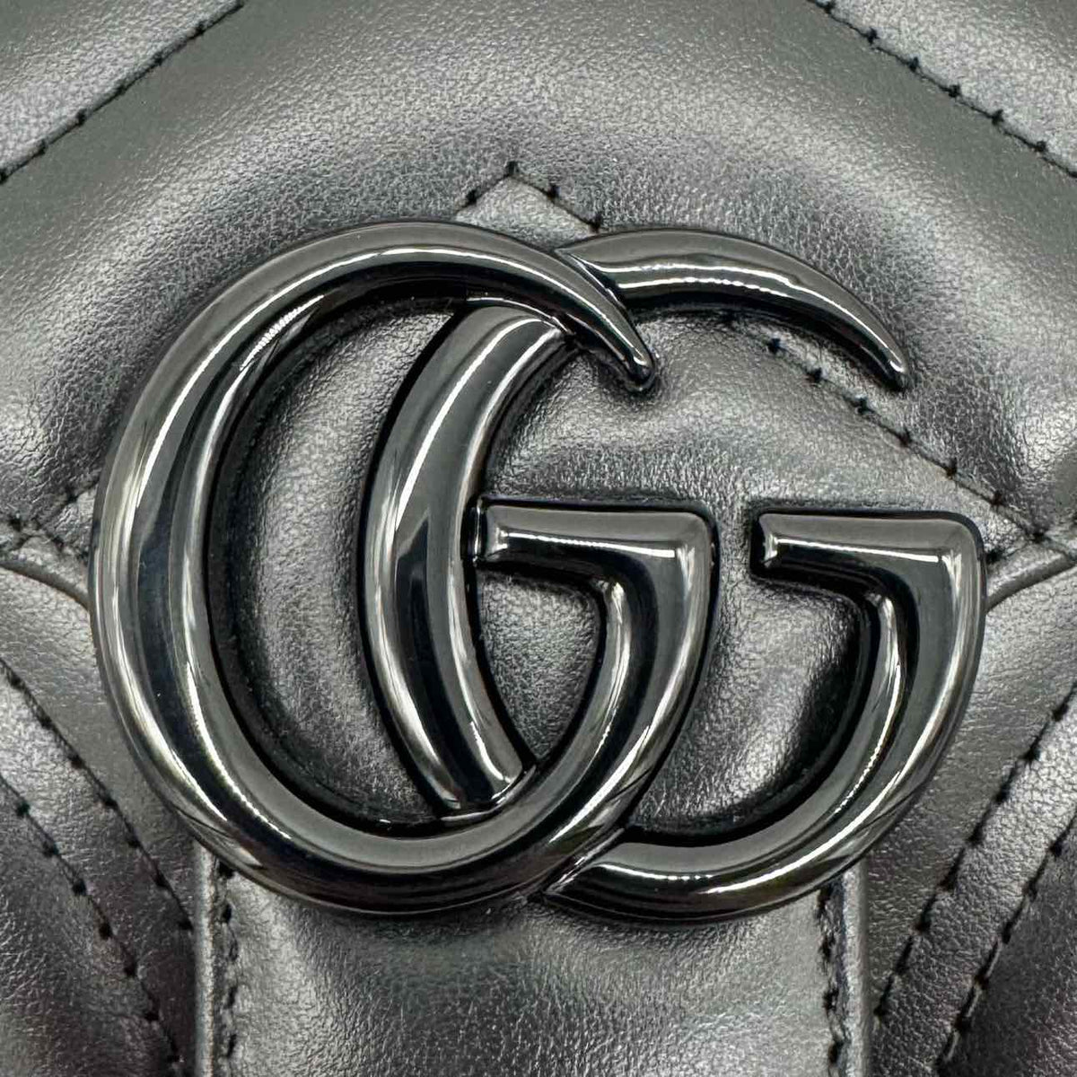 GUCCI Matelasse Chevron GG Small Marmont Crossbody Bag Black