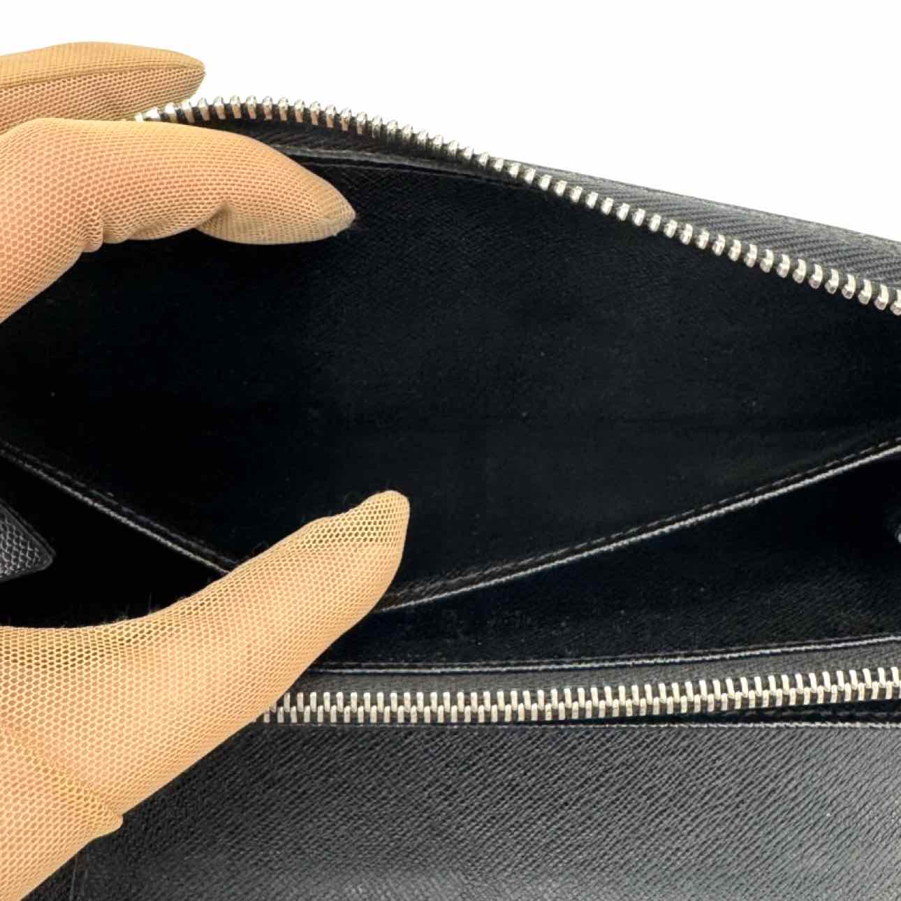 LOUIS VUITTON Damier Graphite Zippy Wallet Organizer