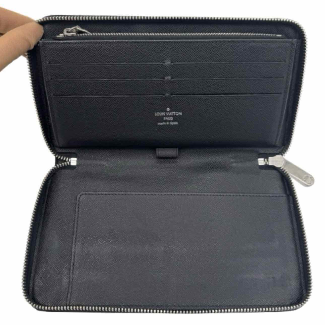 LOUIS VUITTON Damier Graphite Zippy Wallet Organizer