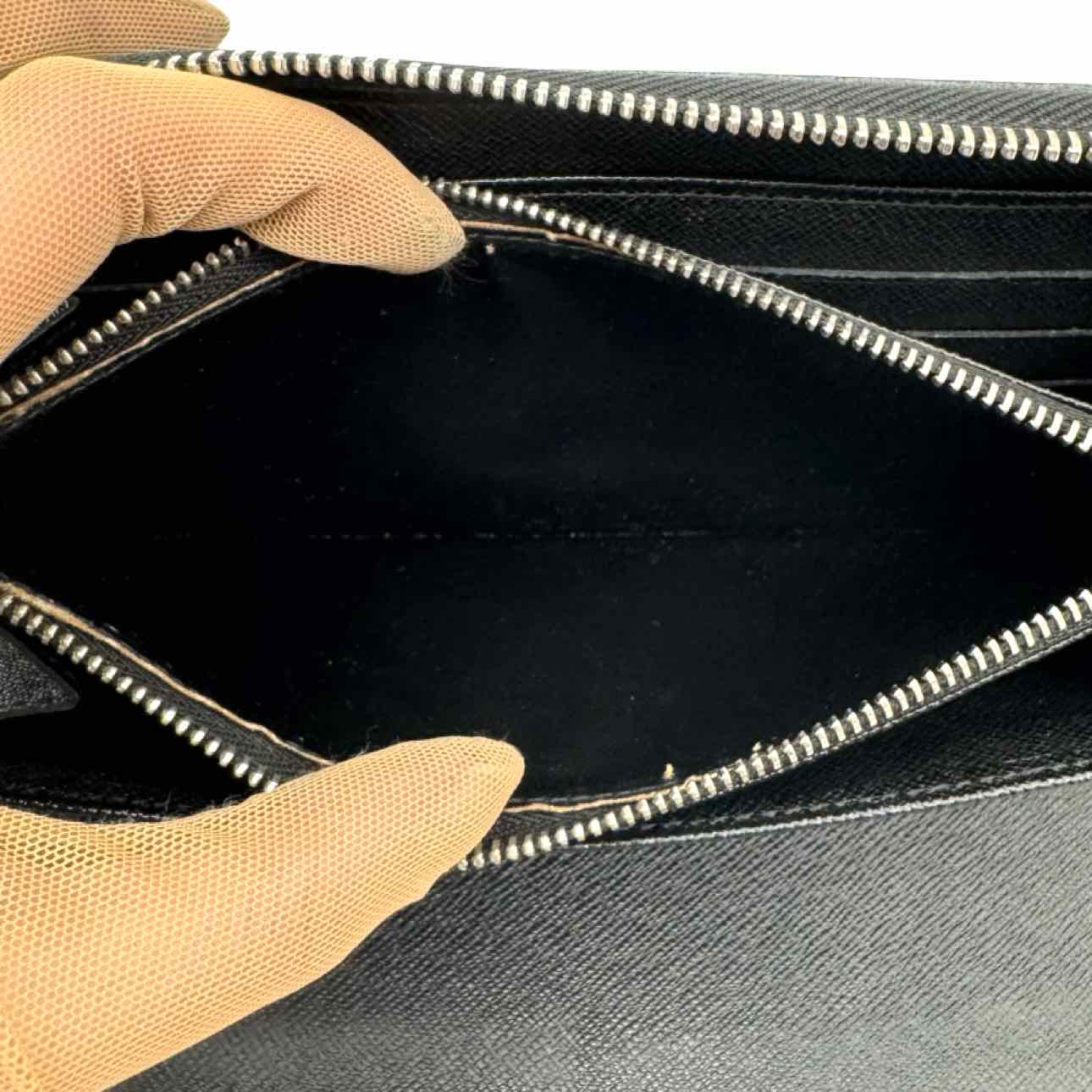 LOUIS VUITTON Damier Graphite Zippy Wallet Organizer