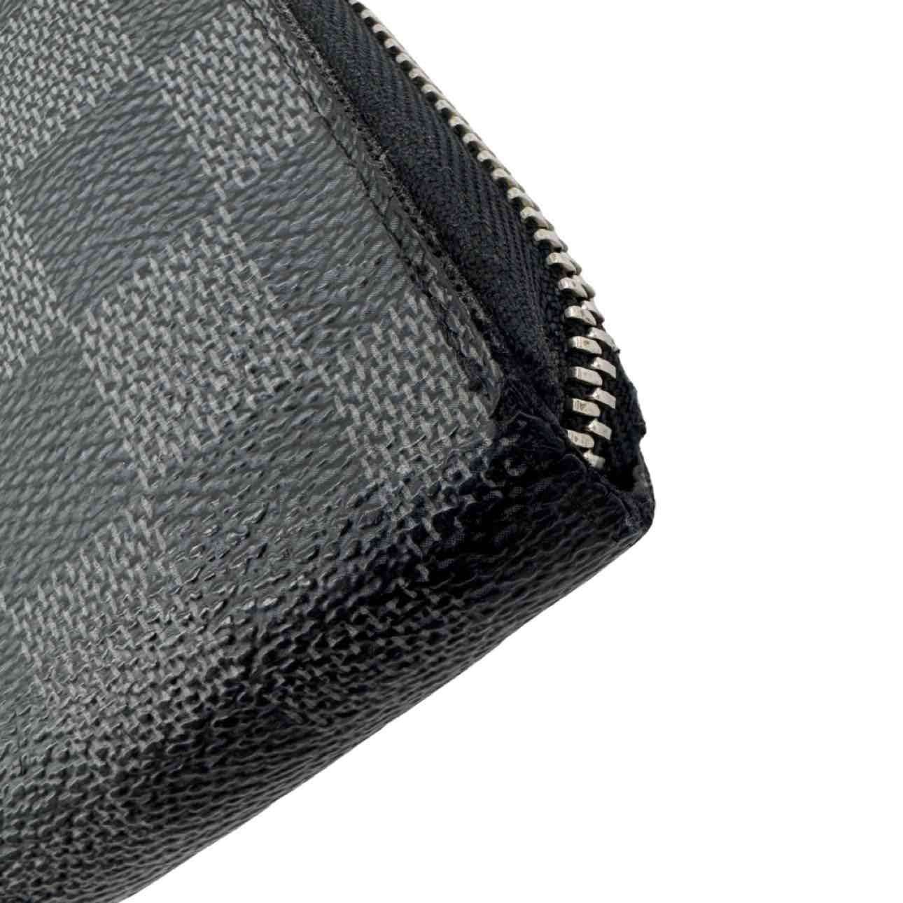 LOUIS VUITTON Damier Graphite Zippy Wallet Organizer