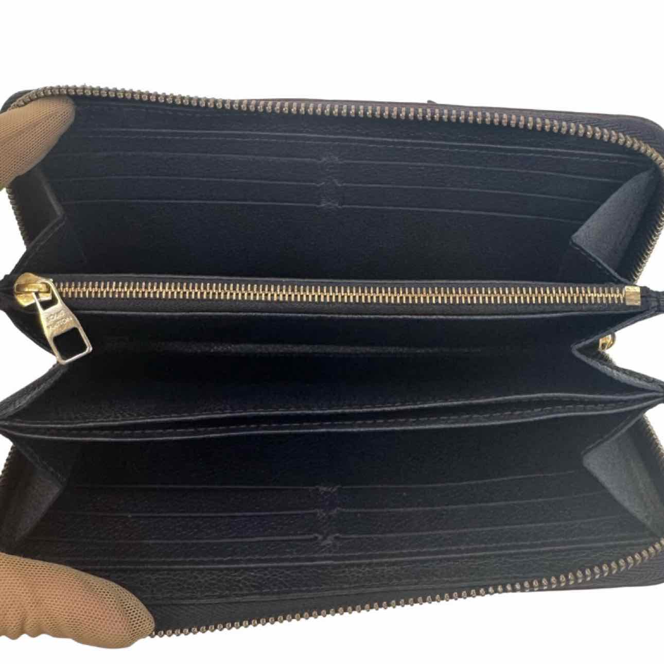 LOUIS VUITTON Empreinte Leather Zippy Wallet Black