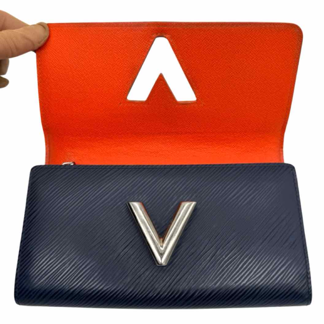 LOUIS VUITTON Epi Leather Twist Lock Blue Wallet