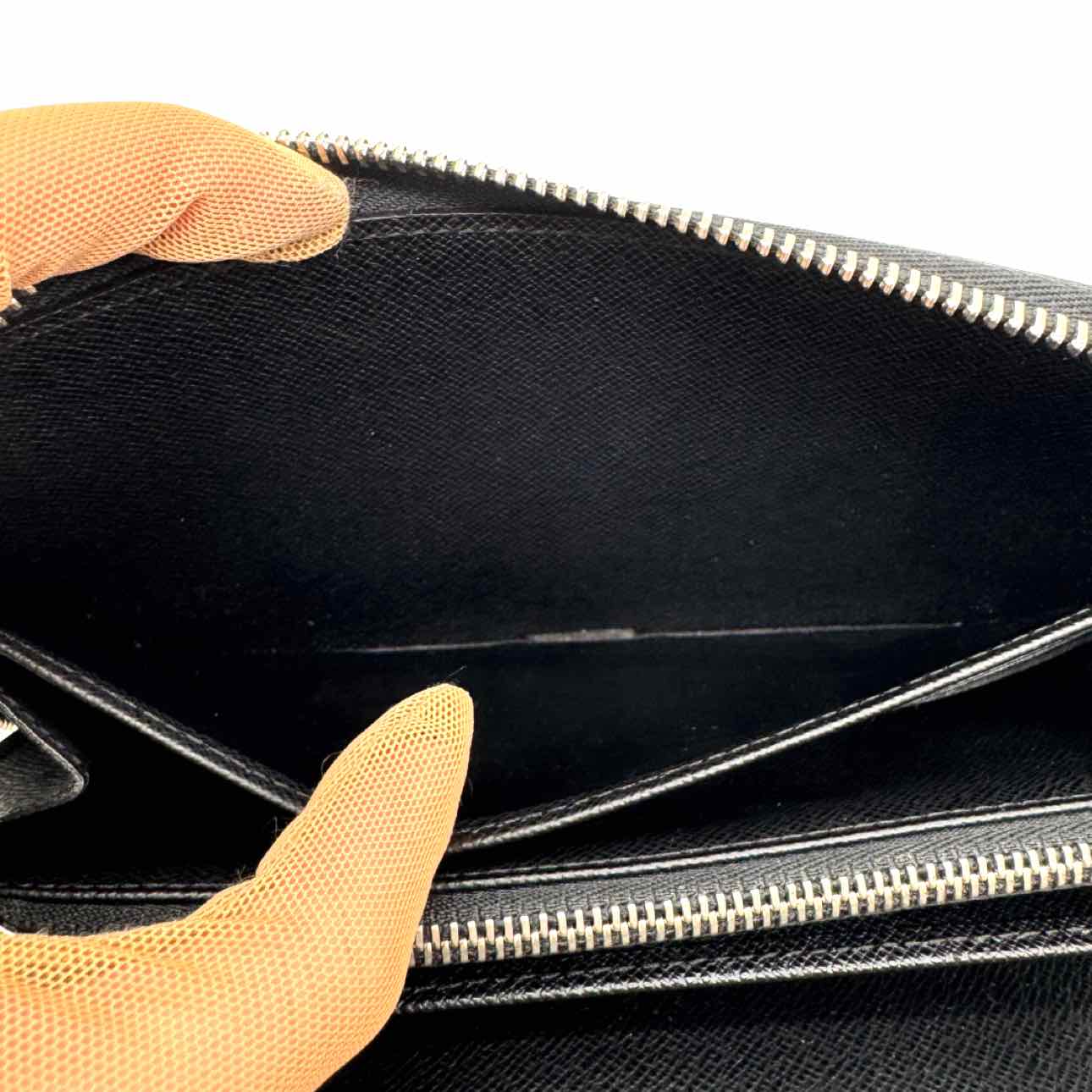 LOUIS VUITTON Epi Leather Zippy Organizer Black