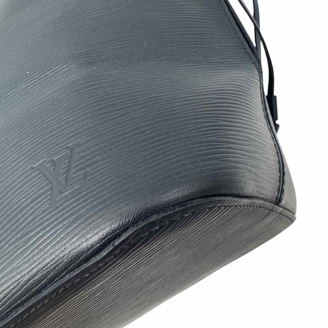 LOUIS VUITTON Epi Neverfull MM Navy