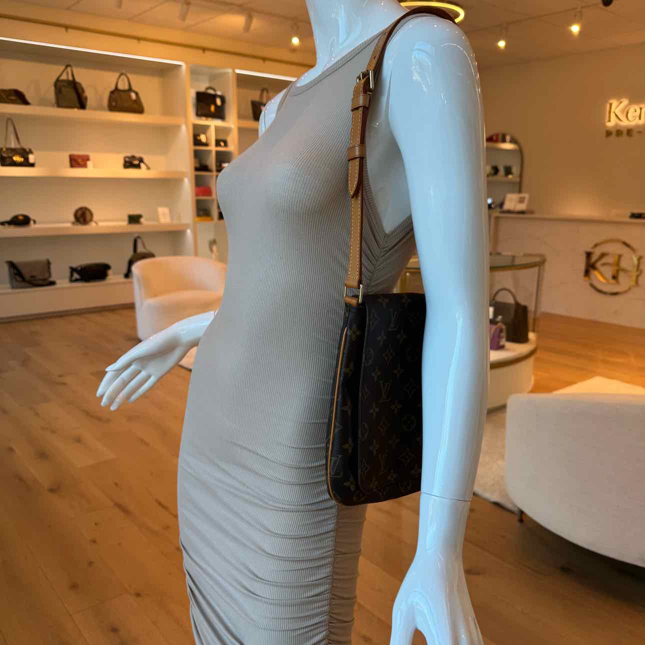 LOUIS VUITTON Monogram Canvas Musette Salsa Shoulder Bag Brown