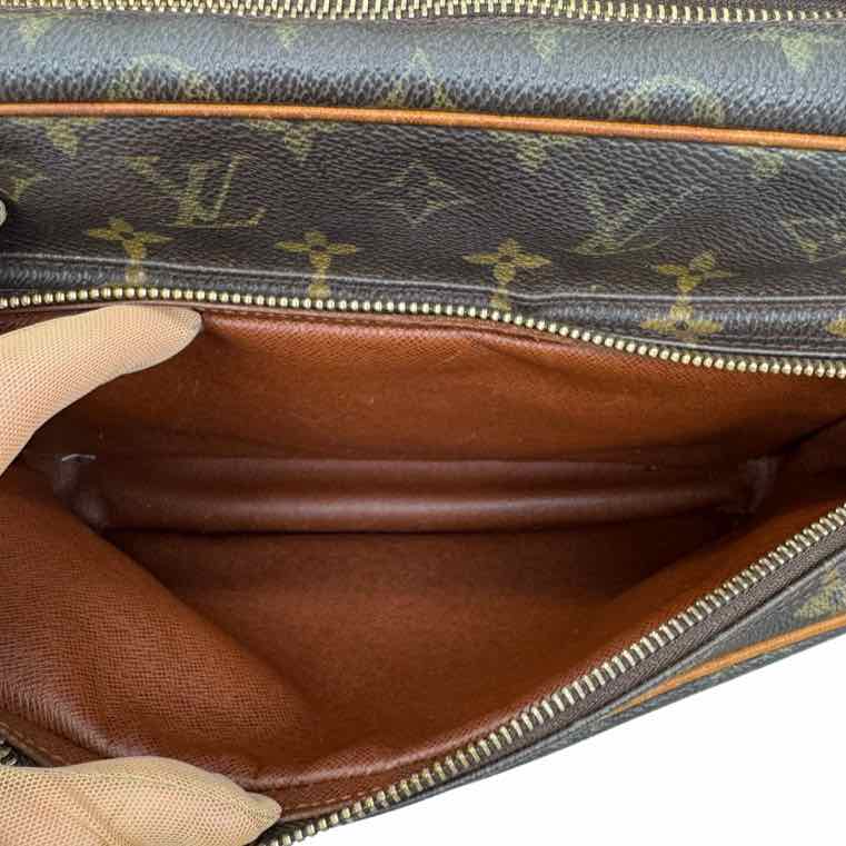 LOUIS VUITTON Monogram Canvas Nil 28 (Pre-Owned)
