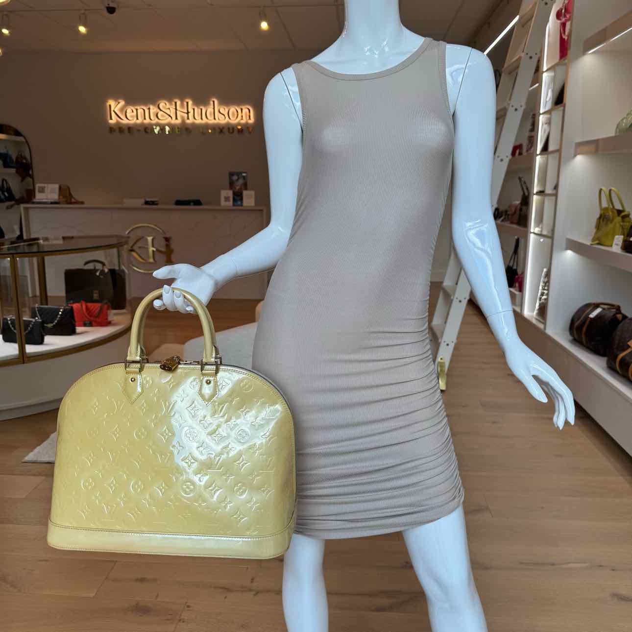 LOUIS VUITTON Vernis Leather Alma GM Yellow