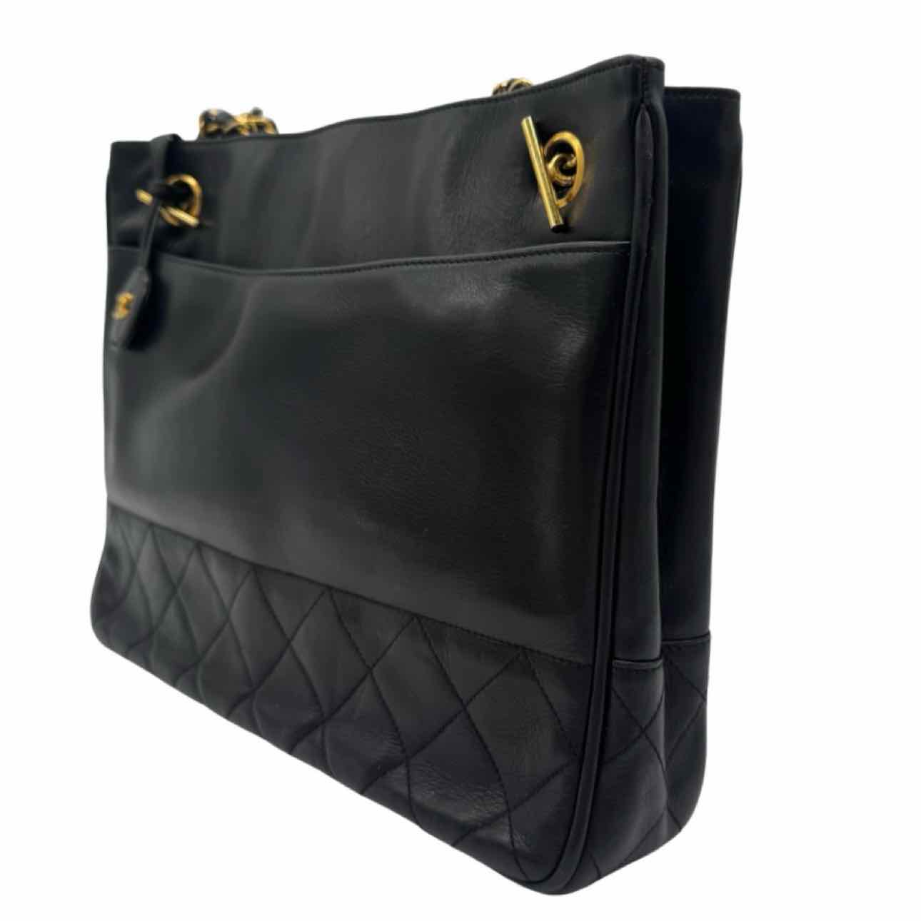 CHANEL Lambskin Matelasse Shoulder Bag Black