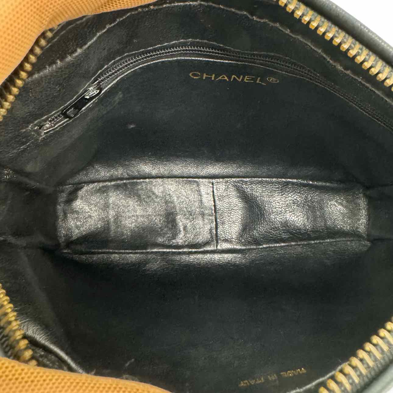 CHANEL Vintage Diamond Stitch Camera Bag Black (Pre-Owned)
