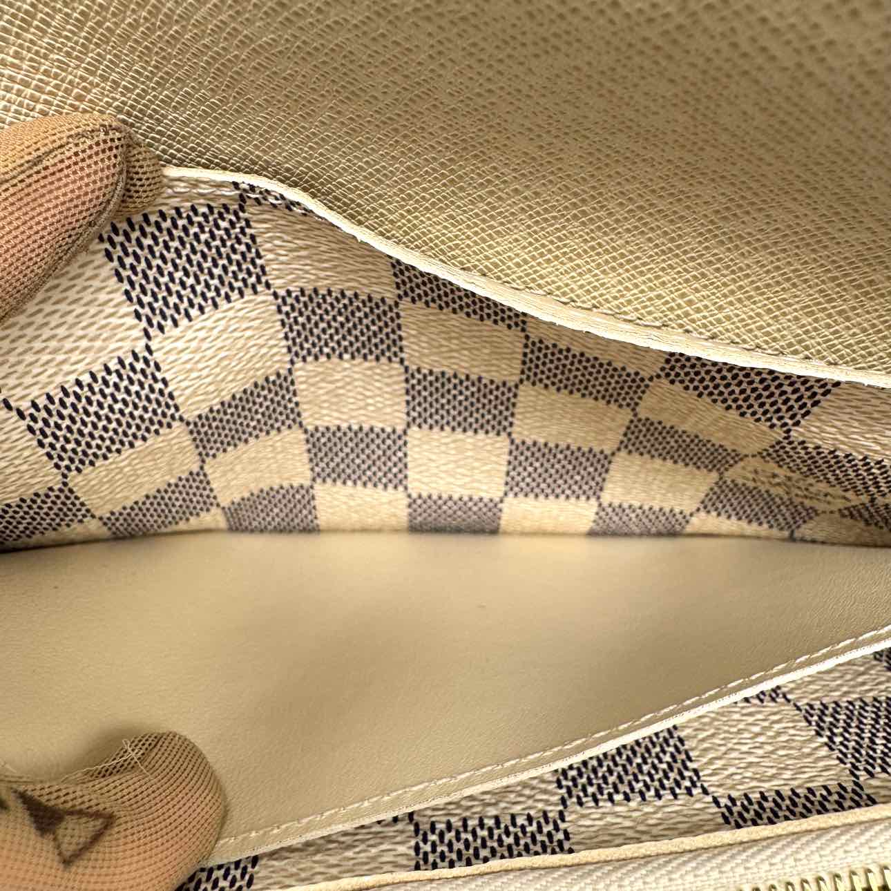 LOUIS VUITTON Damier Azur Emilie Wallet White (Pre-Owned)
