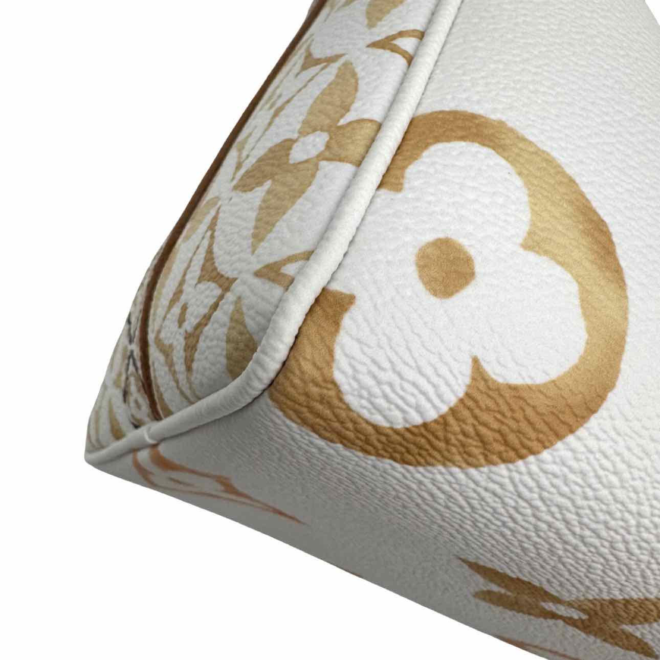 LOUIS VUITTON Monogram Giant By The Pool 2.0 Speedy Bandouliere 25 Beige