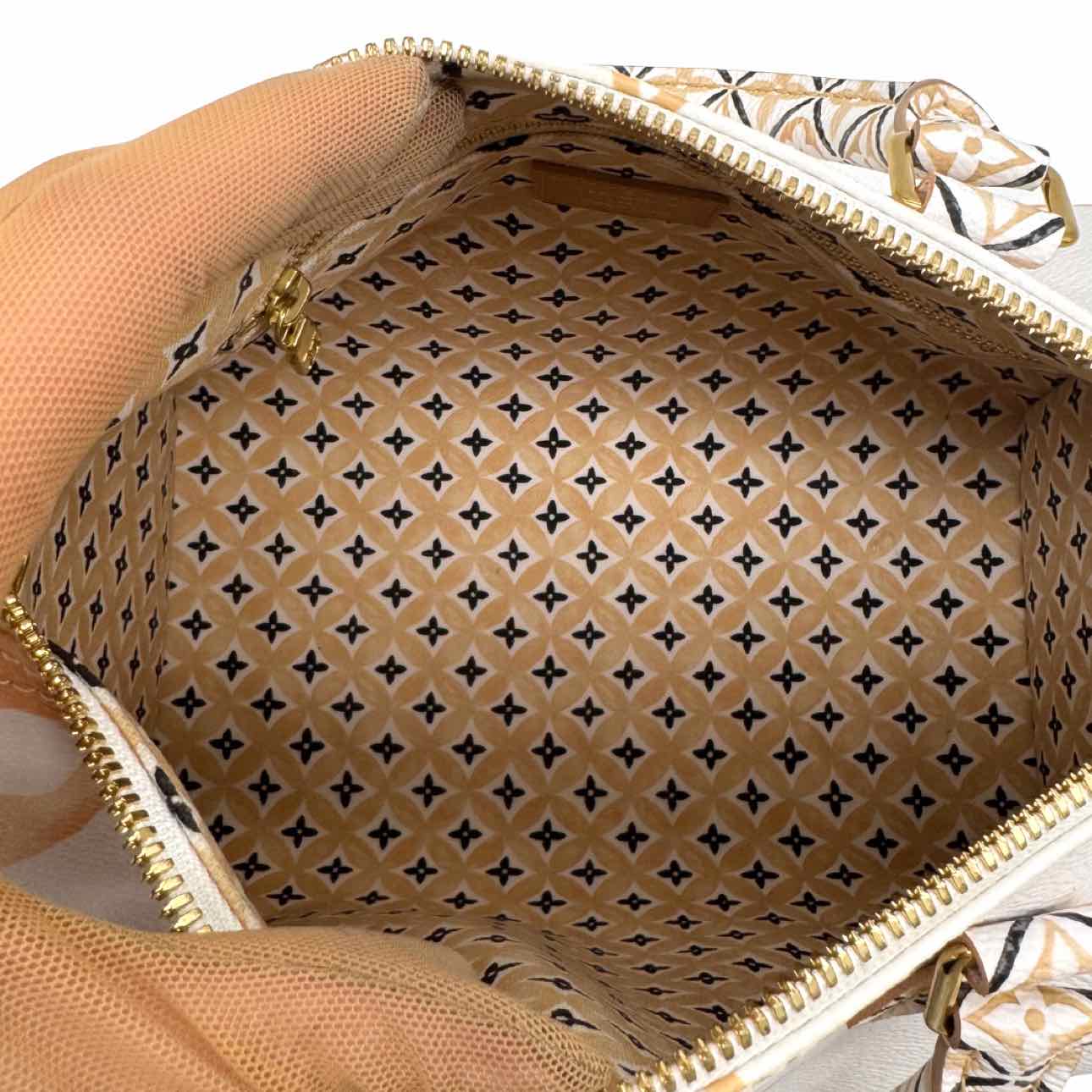 LOUIS VUITTON Monogram Giant By The Pool 2.0 Speedy Bandouliere 25 Beige