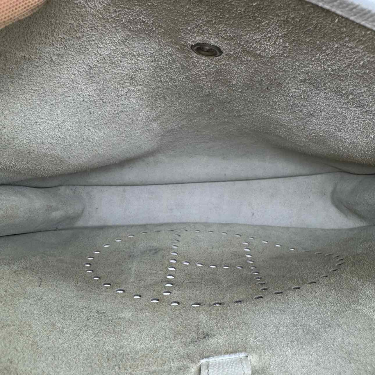 HERMES Epsom Leather Evelyne 33 White Crossbody