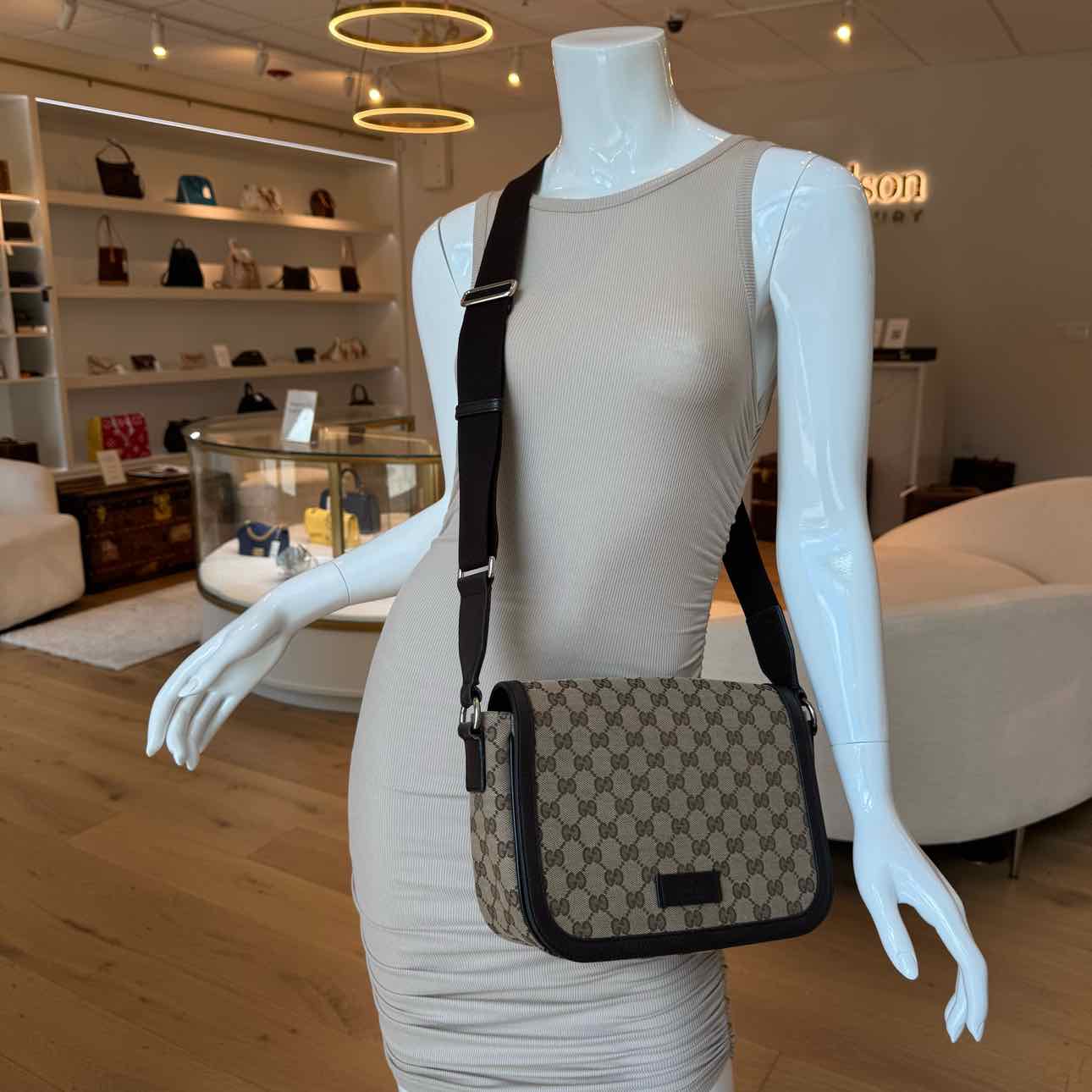GUCCI Canvas Messenger Bag Brown