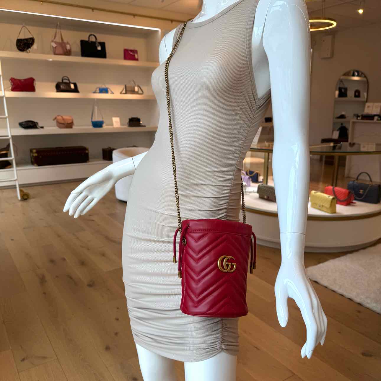 GUCCI Calfskin Matelasse Mini GG Marmont Bucketbag Red