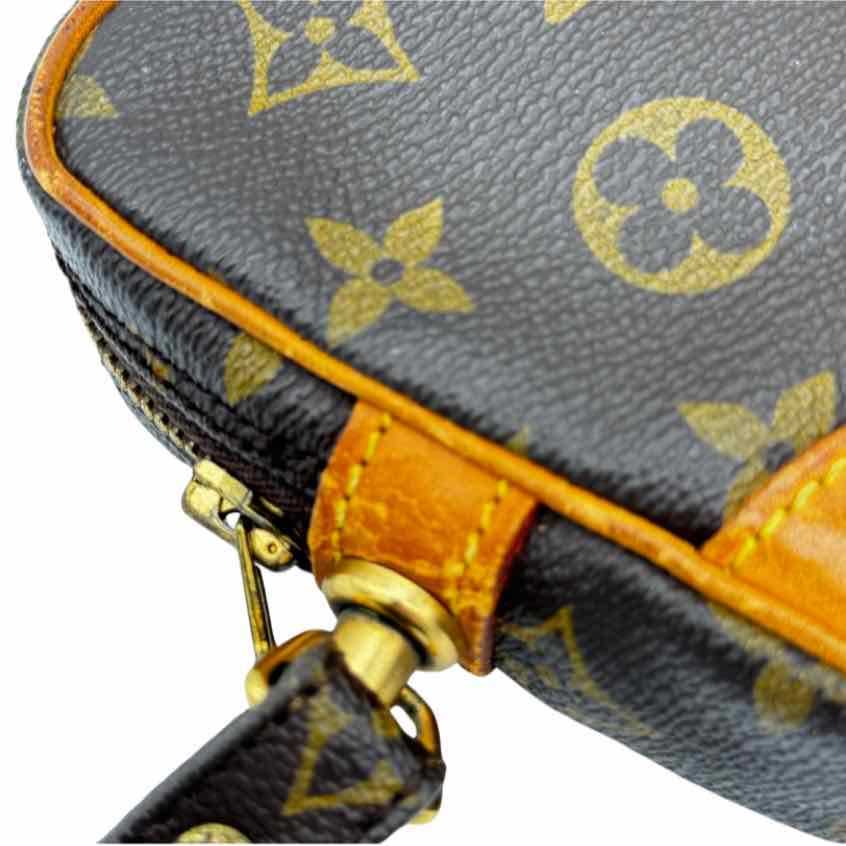 LOUIS VUITTON Monogram Canvas Pochette Marly Dragonne 26 (Pre-Owned)