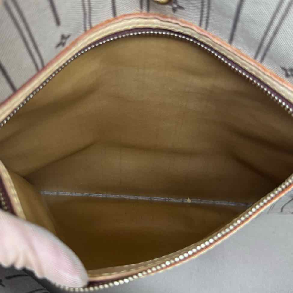 LOUIS VUITTON Monogram Canvas Neverfull MM Brown