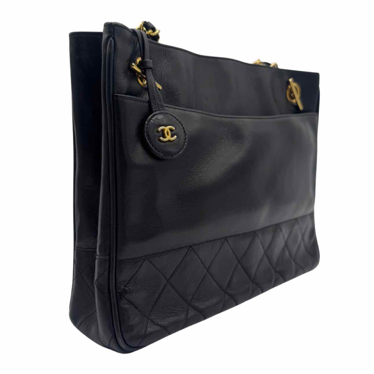 CHANEL Lambskin Matelasse Shoulder Bag Black