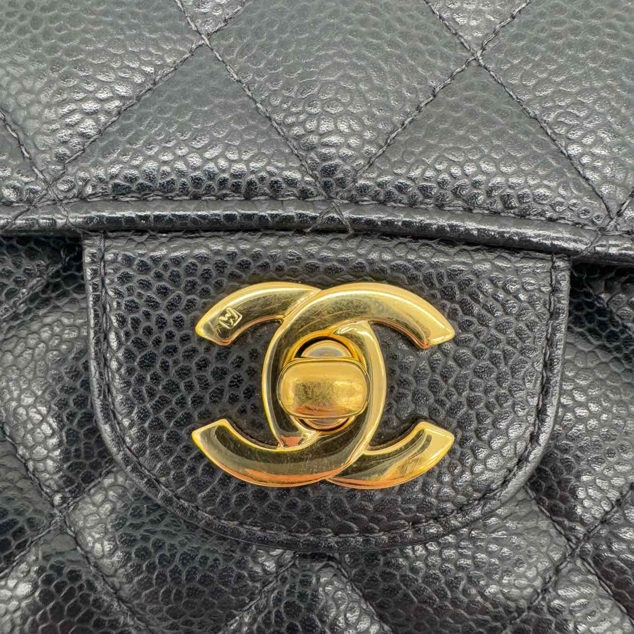 Chanel Caviar Medium Double Flap Gold HW (Pre-Owned)