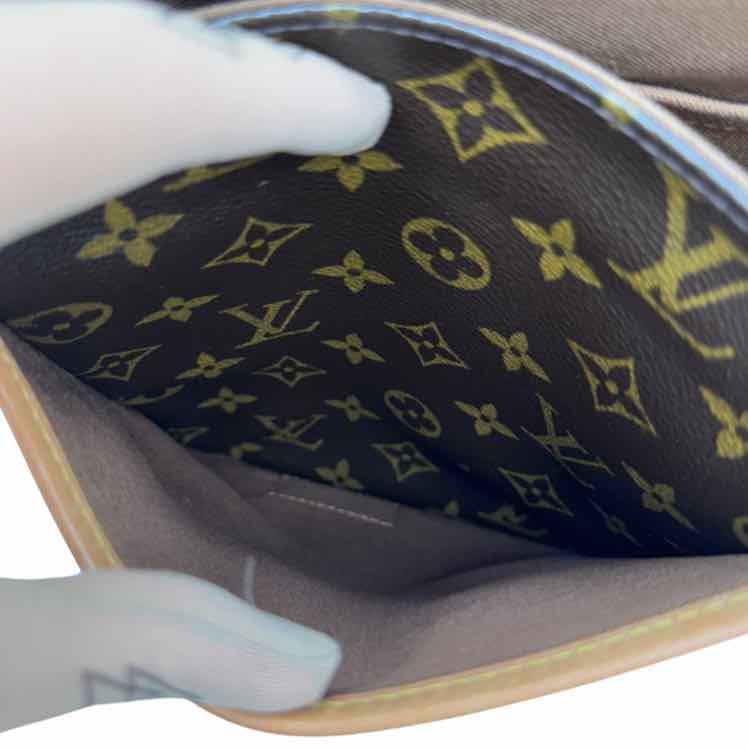 LOUIS VUITTON Monogram Canvas GM Bosphore Messenger Bag (Pre-Owned)