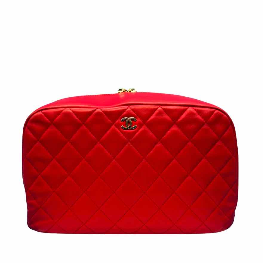 CHANEL Quilted Large Pouch Cosmetic Case Coral (Pre-Owned)