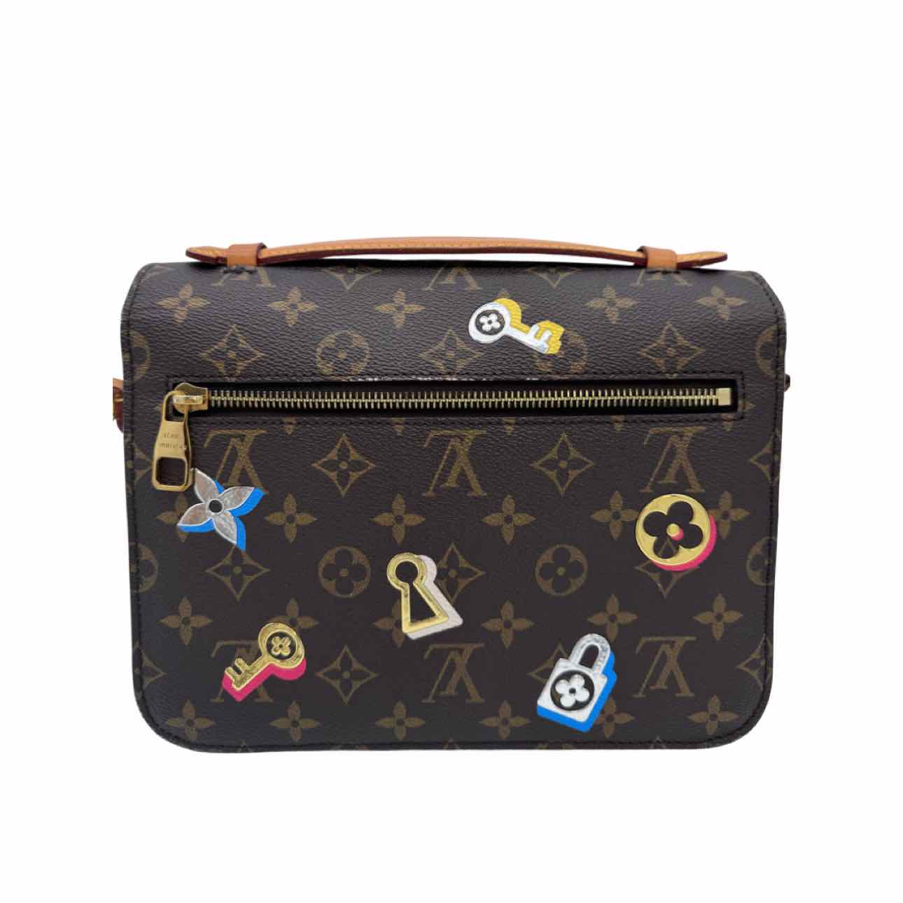 LOUIS VUITTON Monogram Canvas Love Lock Pochette Metis MM (Pre-Owned)