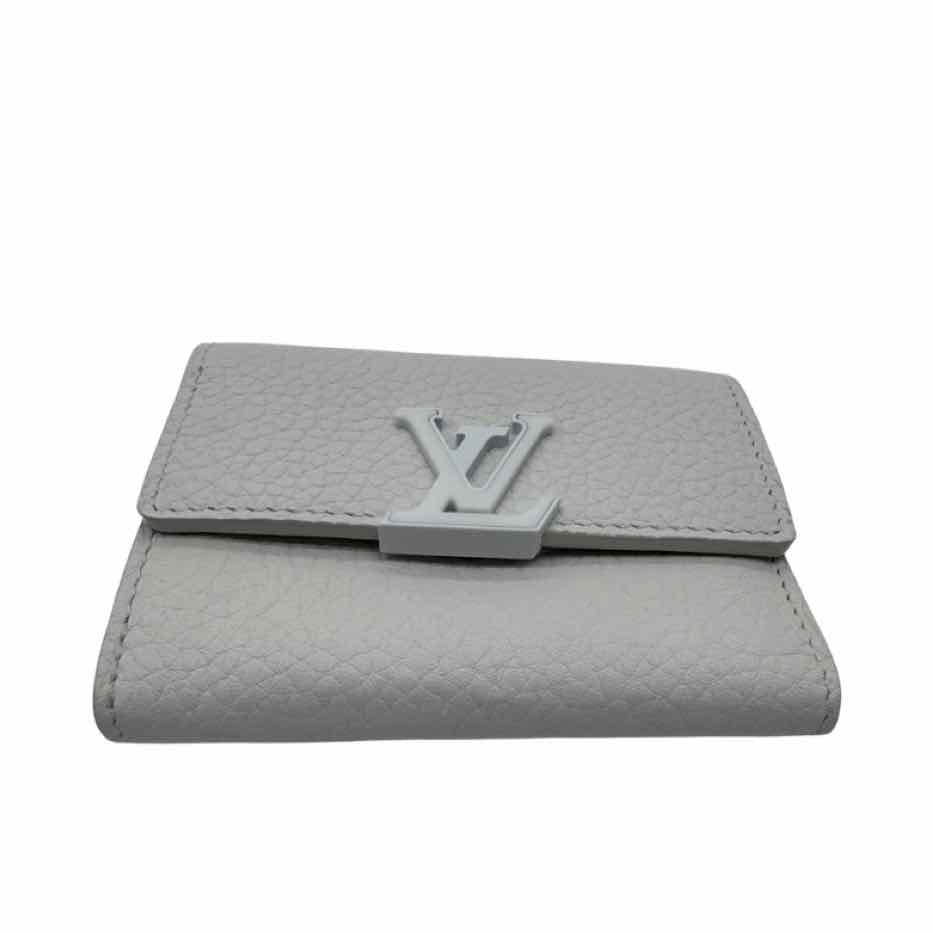 LOUIS VUITTON Taurillon Leather Capucines XS  Wallet Optical White (Pre-Owned)