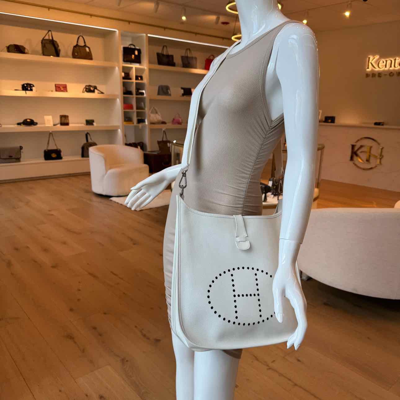 HERMES Epsom Leather Evelyne 33 White Crossbody