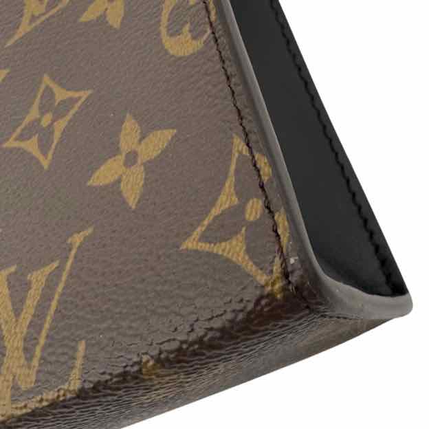 LOUIS VUITTON Monogram Canvas Poche Toilette NM  (Pre-owned)