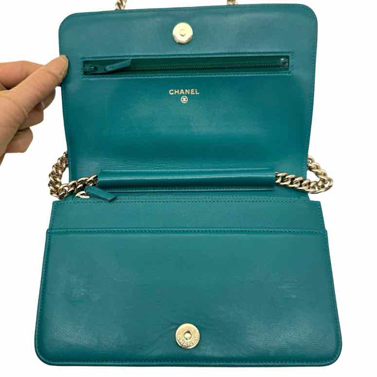 CHANEL Lambskin Quilted Boy Wallet On Chain Green (Pre-Owned)